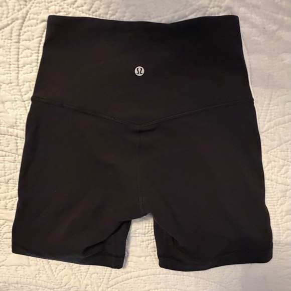 lululemon Align™ High-Rise Side-Stripe Short 6" Black/White Size 4 - Picture 4 of 5